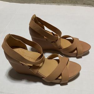 L’Amour Des Pieds Paris Inessa Criss Strap Nude Wedge Leather Sandal Size 10M